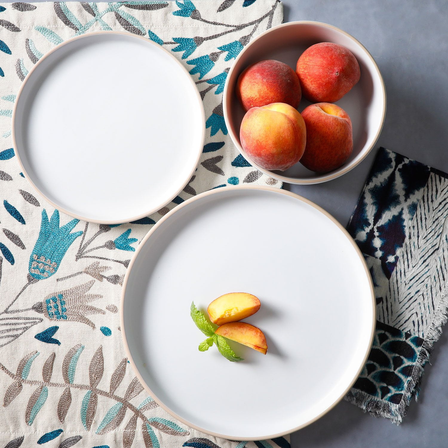 Gibson Home 18 Piece Everyday Essential Coupe Dinnerware Set Image 5